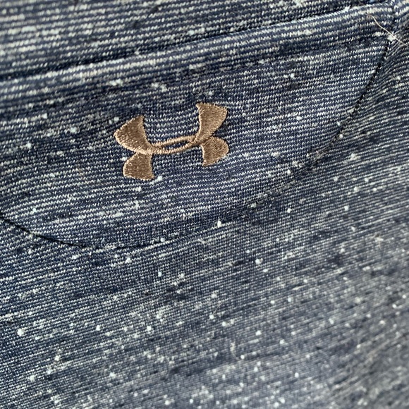 Ladies Long sleeve Under Armoured - Picture 3 of 5